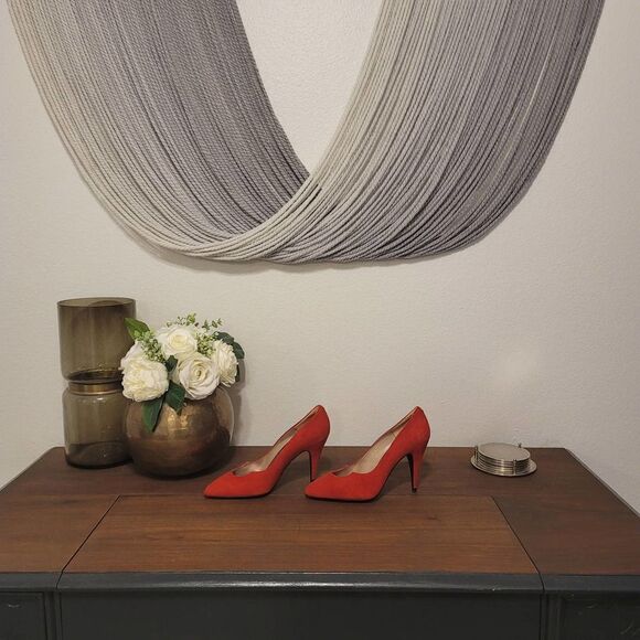 Liz Olemburg Vintage Red Suede Pumps Sz 6 - Picture 2 of 8